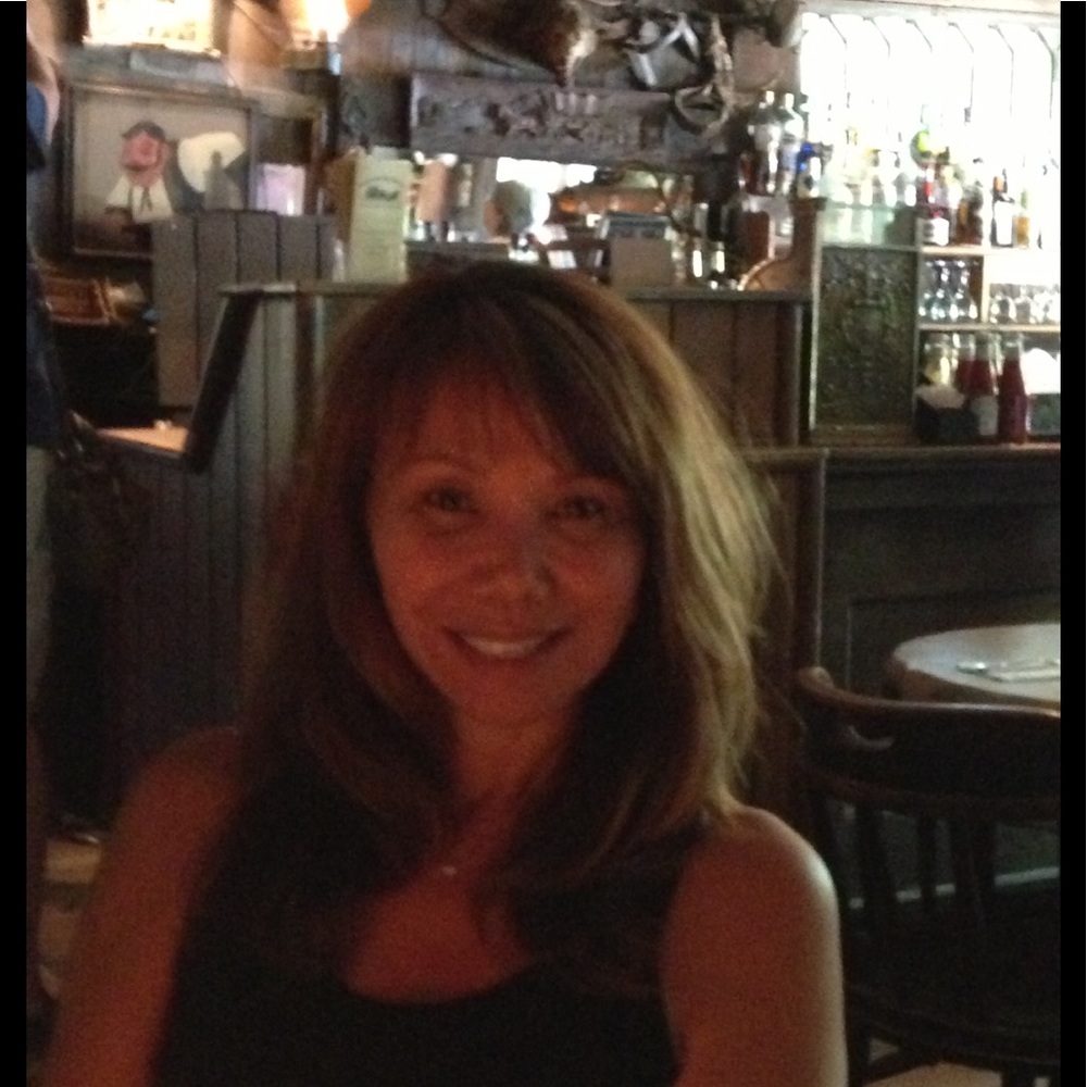 Meet your Posher, Leslie